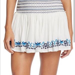 SURF GYPSY White Embroidered Mini Skirt